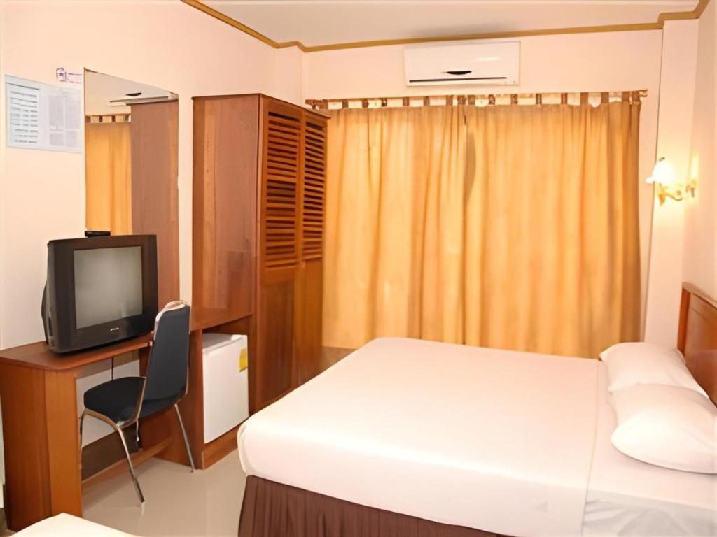 Chaleunehoung Hotel Vientiane Bagian luar foto