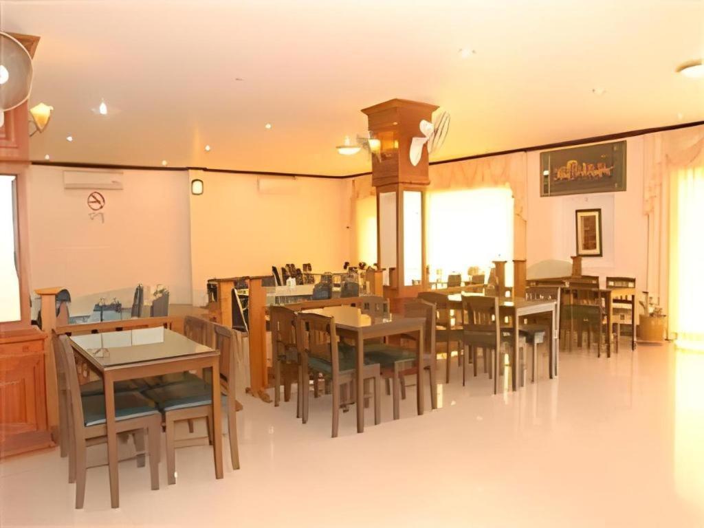 Chaleunehoung Hotel Vientiane Bagian luar foto