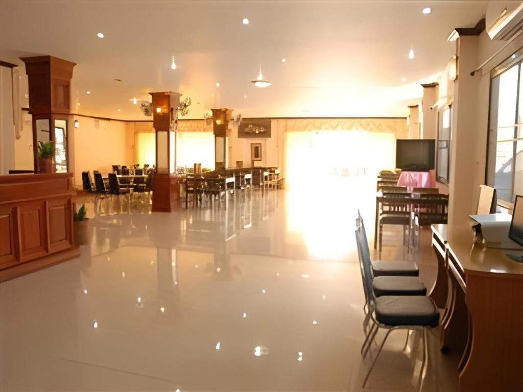 Chaleunehoung Hotel Vientiane Bagian luar foto