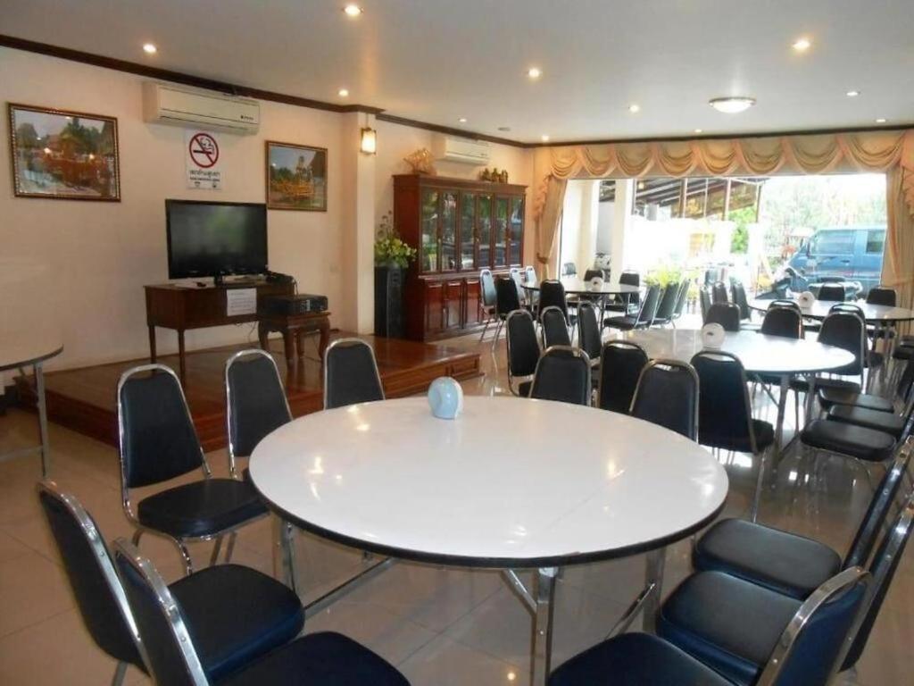 Chaleunehoung Hotel Vientiane Bagian luar foto