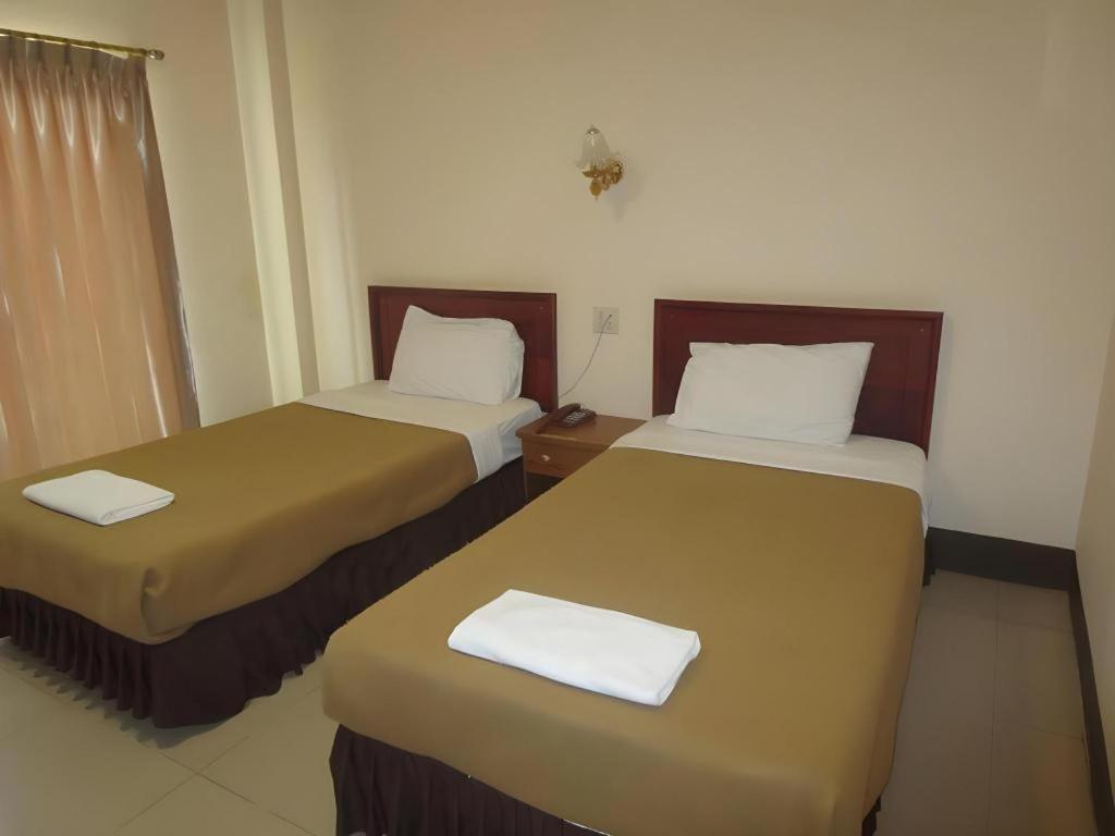 Chaleunehoung Hotel Vientiane Bagian luar foto