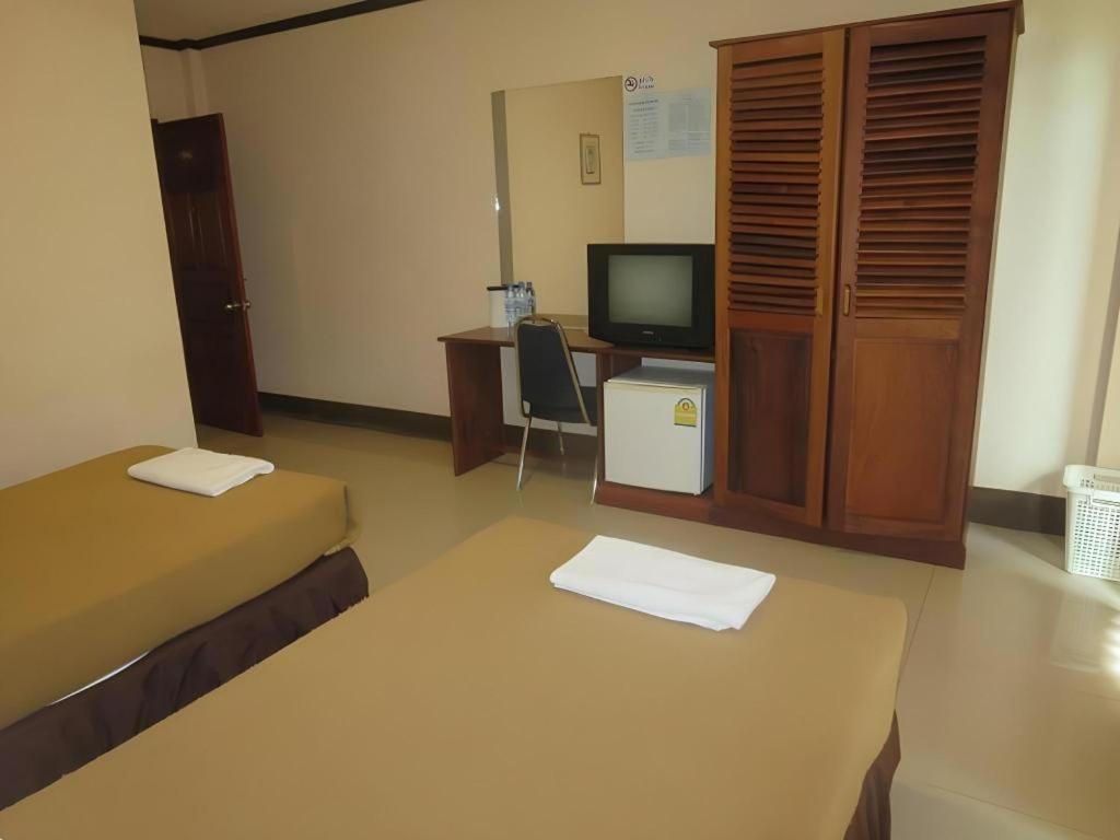 Chaleunehoung Hotel Vientiane Bagian luar foto