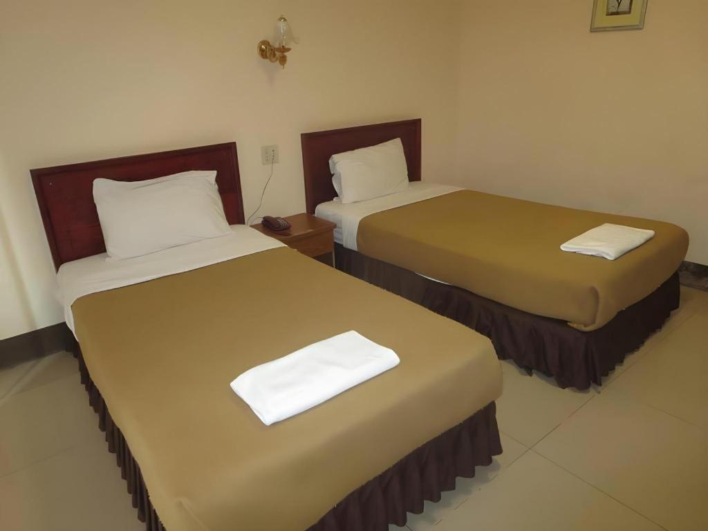 Chaleunehoung Hotel Vientiane Bagian luar foto