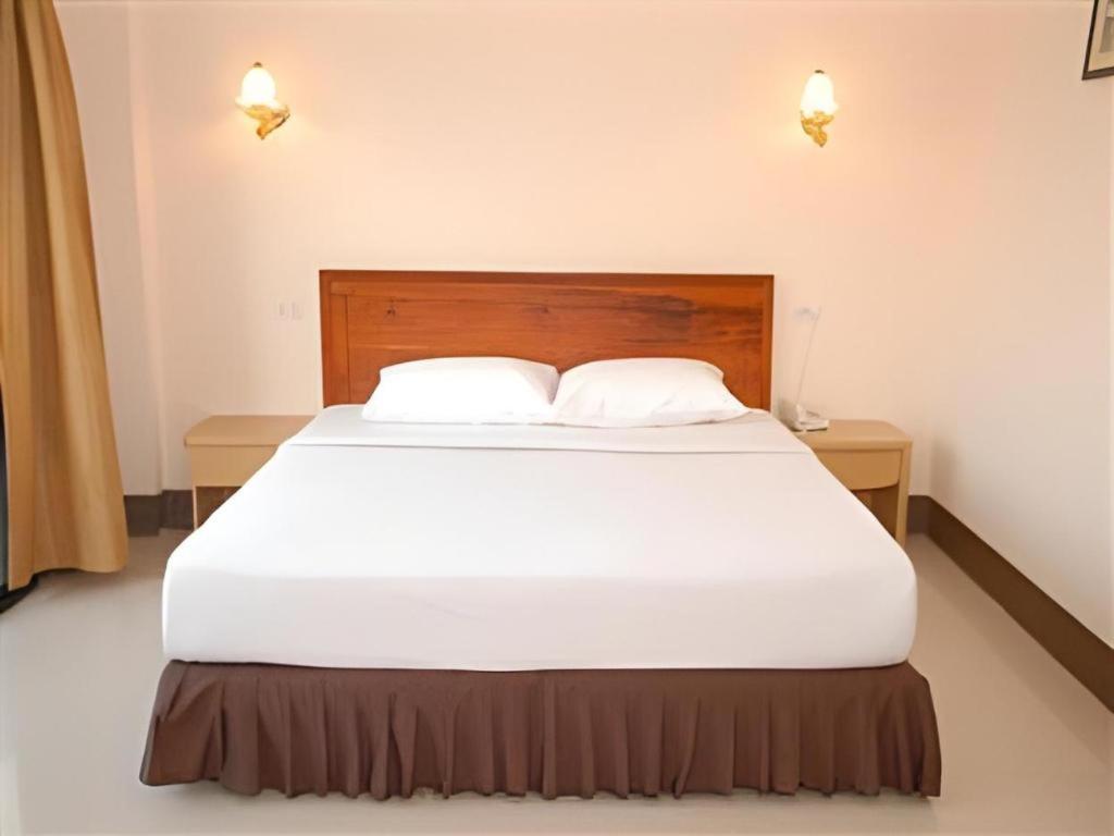 Chaleunehoung Hotel Vientiane Bagian luar foto