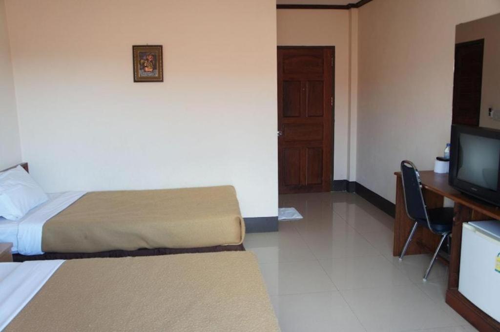 Chaleunehoung Hotel Vientiane Bagian luar foto