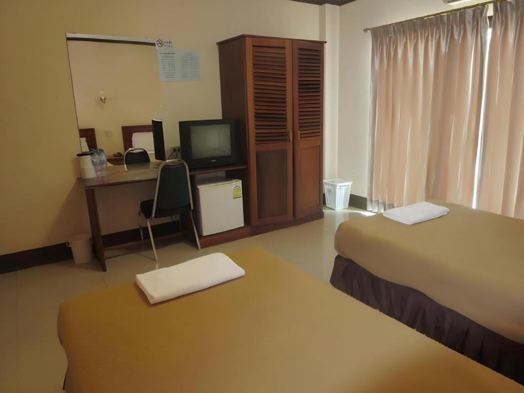 Chaleunehoung Hotel Vientiane Bagian luar foto