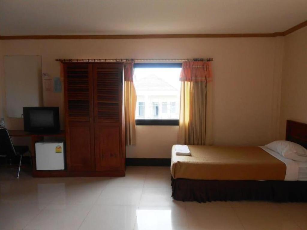 Chaleunehoung Hotel Vientiane Bagian luar foto