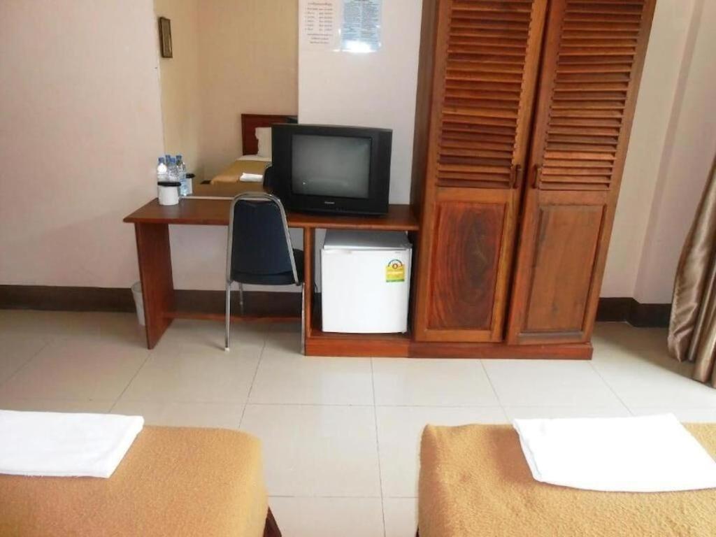 Chaleunehoung Hotel Vientiane Bagian luar foto