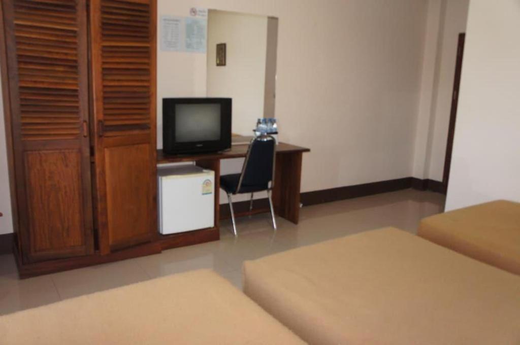 Chaleunehoung Hotel Vientiane Bagian luar foto
