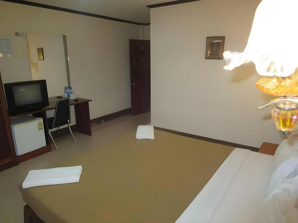 Chaleunehoung Hotel Vientiane Bagian luar foto