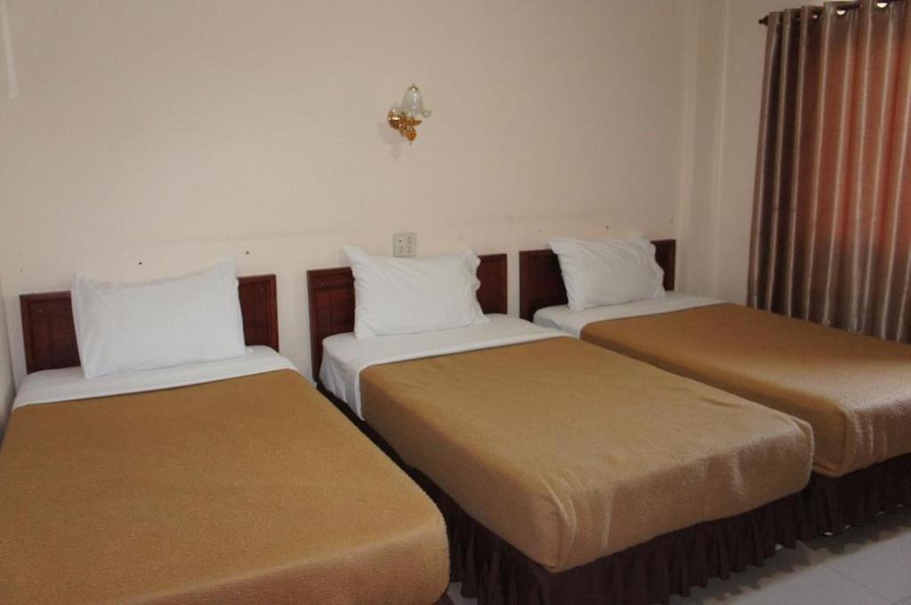 Chaleunehoung Hotel Vientiane Bagian luar foto