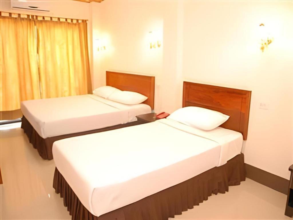Chaleunehoung Hotel Vientiane Bagian luar foto