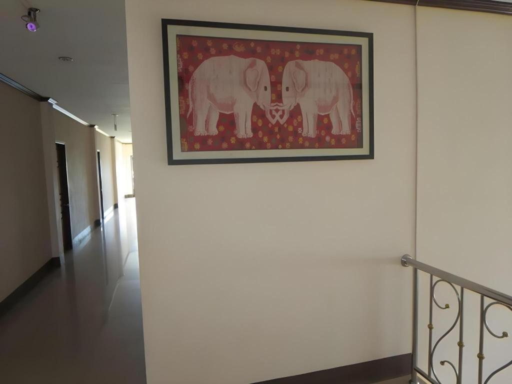 Chaleunehoung Hotel Vientiane Bagian luar foto
