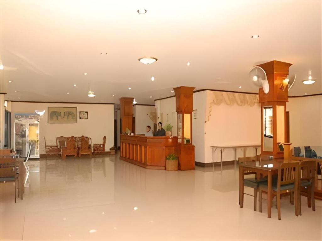 Chaleunehoung Hotel Vientiane Bagian luar foto