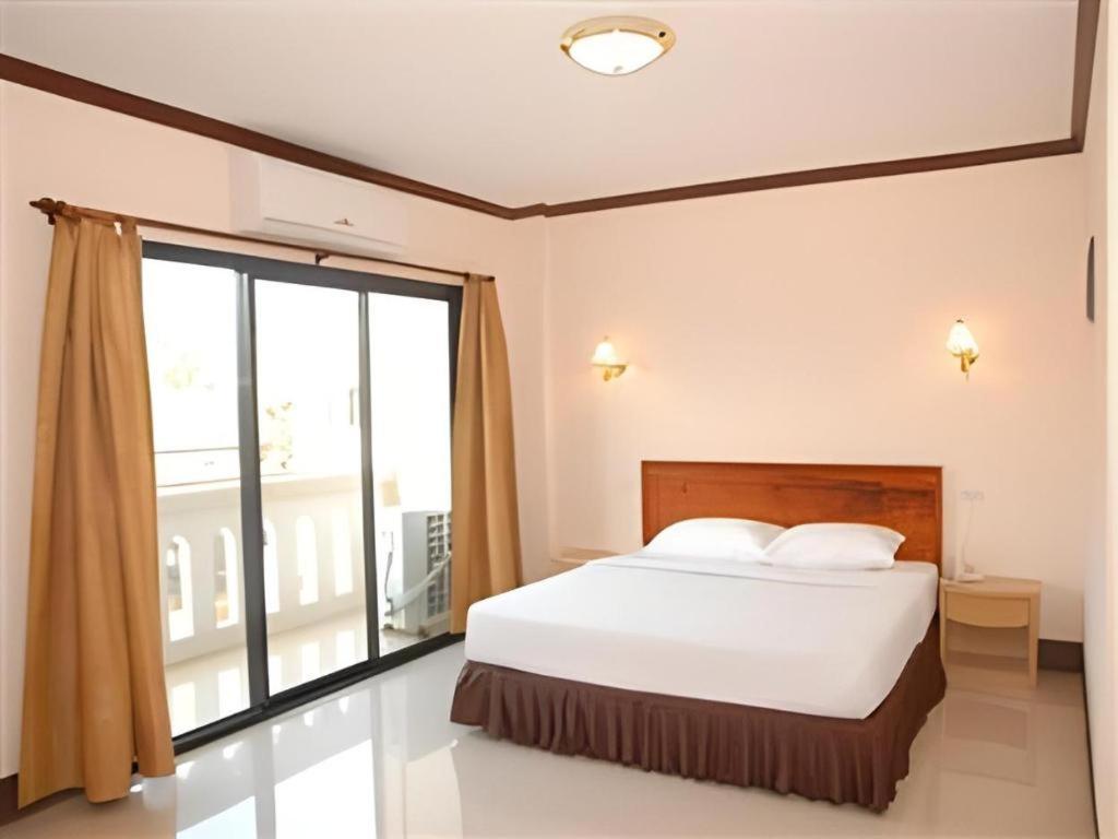 Chaleunehoung Hotel Vientiane Bagian luar foto
